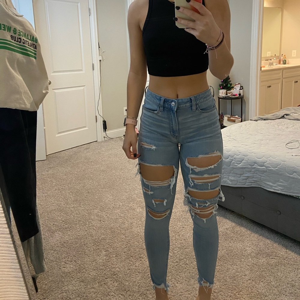 American Eagle size 4, 360 Next Level Stretch blue jeans.